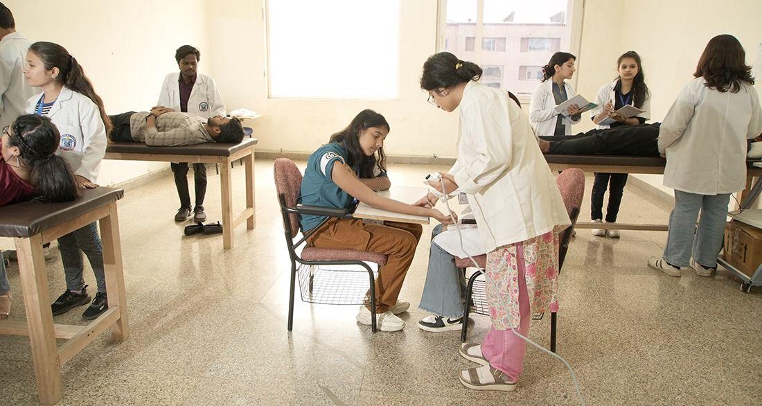 Get specialised training and in-depth knowledge of advanced diagnostic techniques 